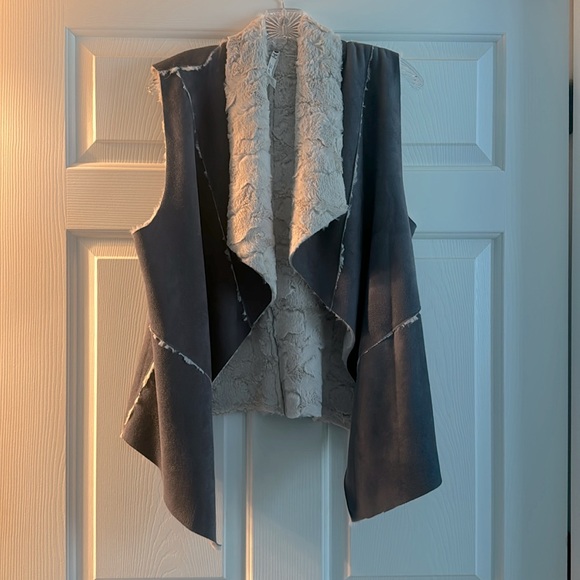 Leo & Nicole Faux Suede Vest Size Large Petite - Picture 1 of 2
